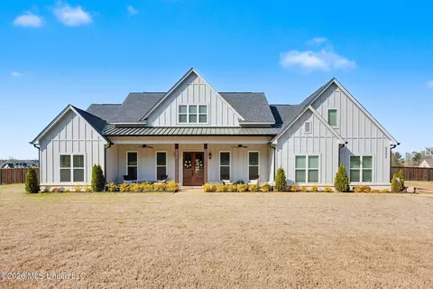 Exterior - 2332 Slocum Rd, Hernando, MS 38632 photo 2 of 8