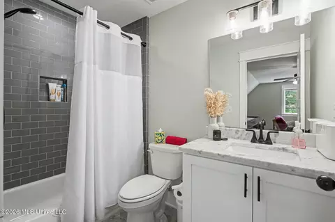 Bath - 2332 Slocum Rd, Hernando, MS 38632 photo 5 of 5