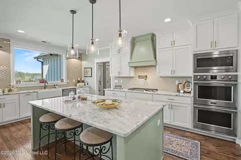 Kitchen - 2332 Slocum Rd, Hernando, MS 38632 photo 2 of 3