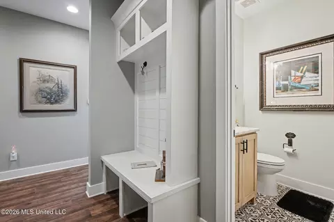 Entry Way - 2332 Slocum Rd, Hernando, MS 38632 photo 2 of 4