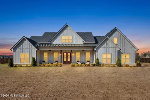 2332 Slocum Rd, Hernando, MS 38632