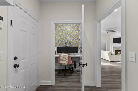 Entry Way - 425 Baleigh Way, Canton, MS 39046 photo 5 of 7