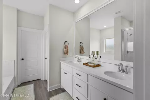 Bath - 425 Baleigh Way, Canton, MS 39046 photo 1 of 5