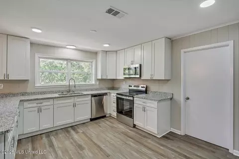 Kitchen - 3125 Beasley Rd, Wesson, MS 39191 photo 1 of 2