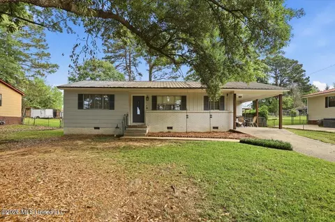 1946 Carolyn Ln, Pearl, MS 39208