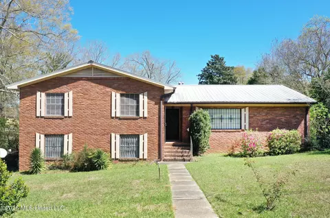 201 Sinclair St, Mccomb, MS 39648