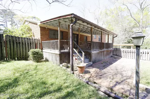 Exterior - 201 Sinclair St, Mccomb, MS 39648 photo 8 of 9