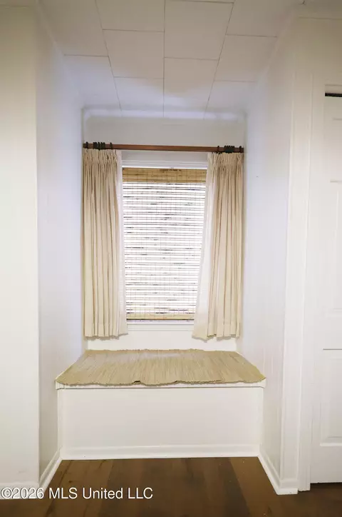 Entry Way - 201 Sinclair St, Mccomb, MS 39648 photo 1 of 1