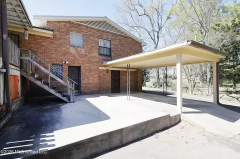 Exterior - 201 Sinclair St, Mccomb, MS 39648 photo 4 of 9