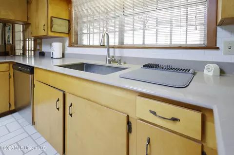 Kitchen - 201 Sinclair St, Mccomb, MS 39648 photo 6 of 6