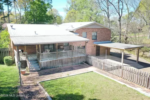 Exterior - 201 Sinclair St, Mccomb, MS 39648 photo 9 of 9