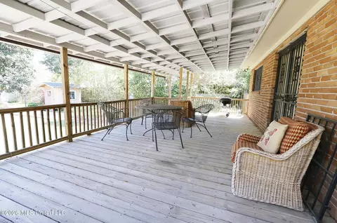 Exterior - 201 Sinclair St, Mccomb, MS 39648 photo 2 of 9