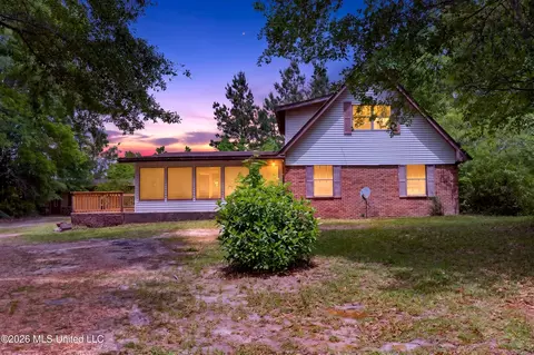 303 Varnado Ave, Wiggins, MS 39577