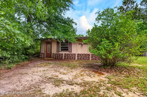 Exterior - 303 Varnado Ave, Wiggins, MS 39577 photo 7 of 10