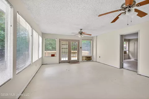 Living - 303 Varnado Ave, Wiggins, MS 39577 photo 1 of 5