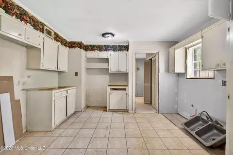 Kitchen - 303 Varnado Ave, Wiggins, MS 39577 photo 1 of 1
