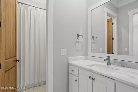 Bath - 409 W Oak Cir, Madison, MS 39110 photo 3 of 6