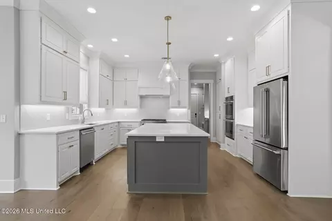 Kitchen - 409 W Oak Cir, Madison, MS 39110 photo 1 of 6