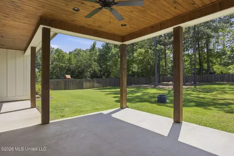 Exterior - 409 W Oak Cir, Madison, MS 39110 photo 3 of 5