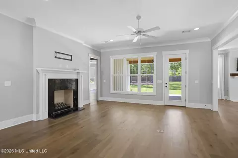 Living - 409 W Oak Cir, Madison, MS 39110 photo 1 of 6