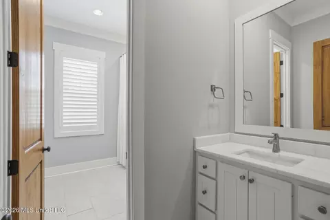 Bath - 409 W Oak Cir, Madison, MS 39110 photo 5 of 6