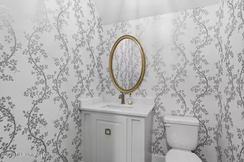 Bath - 409 W Oak Cir, Madison, MS 39110 photo 1 of 6