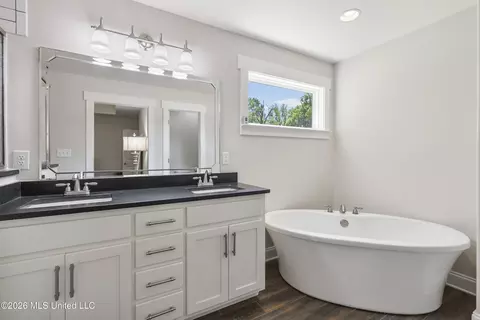 Bath - 471 Hope Rd, Coldwater, MS 38618 photo 3 of 4