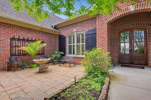 925 Caroline Dr, Biloxi, MS 39532