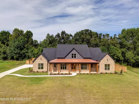 104 Plainview Dr, Vicksburg, MS 39180