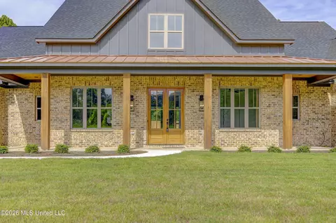 Exterior - 104 Plainview Dr, Vicksburg, MS 39180 photo 10 of 11
