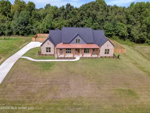 Exterior - 104 Plainview Dr, Vicksburg, MS 39180 photo 7 of 11