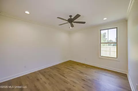 Bedroom - 104 Plainview Dr, Vicksburg, MS 39180 photo 10 of 10