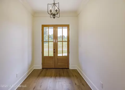 Entry Way - 104 Plainview Dr, Vicksburg, MS 39180 photo 1 of 1
