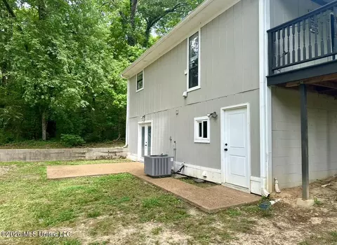 Exterior - 1161 S Thunderbird Dr, Hernando, MS 38632 photo 10 of 11