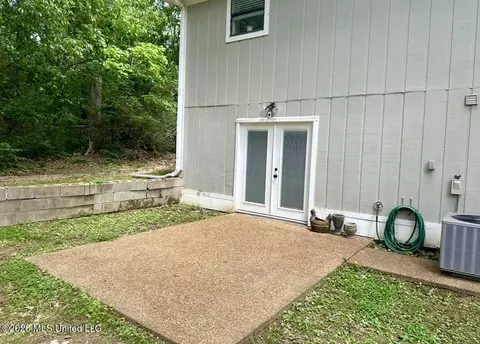 Exterior - 1161 S Thunderbird Dr, Hernando, MS 38632 photo 11 of 11