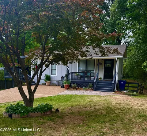 1161 S Thunderbird Dr, Hernando, MS 38632