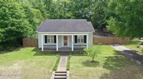 527 W New York Ave, Mccomb, MS 39648