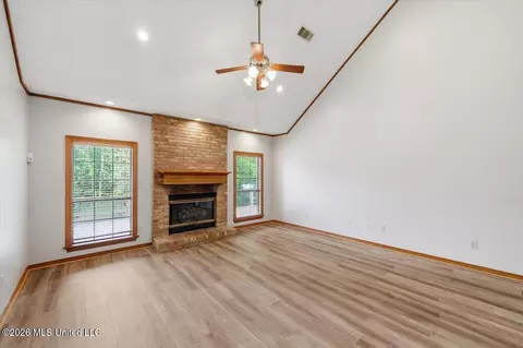 Living - 361 Springhill Dr, Terry, MS 39170 photo 2 of 5