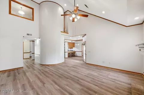 Living - 361 Springhill Dr, Terry, MS 39170 photo 4 of 5