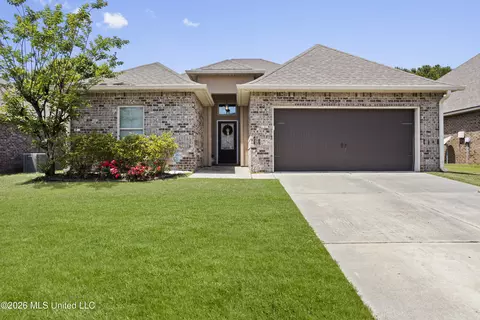 892 Reunion Pl Cir, Biloxi, MS 39532