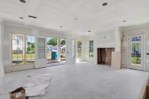 Living - 401 Harmony St, Madison, MS 39110 photo 1 of 1