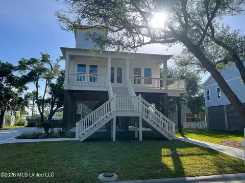 120 Beachview Dr, Pass Christian, MS 39571