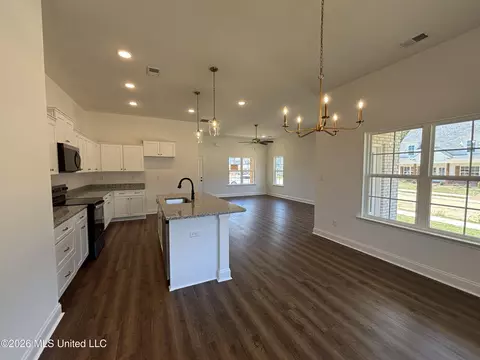 6106 E River Birch Rd, Walls, MS 38680 photo 3