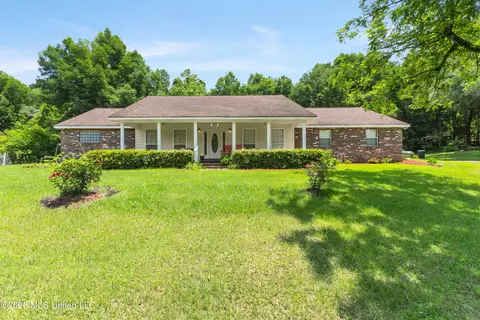 59 Thomas Ln, Columbia, MS 39429