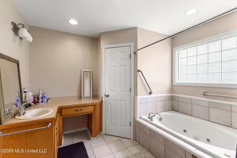 Bath - 59 Thomas Ln, Columbia, MS 39429 photo 1 of 2