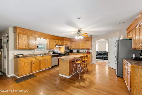 Kitchen - 59 Thomas Ln, Columbia, MS 39429 photo 1 of 2