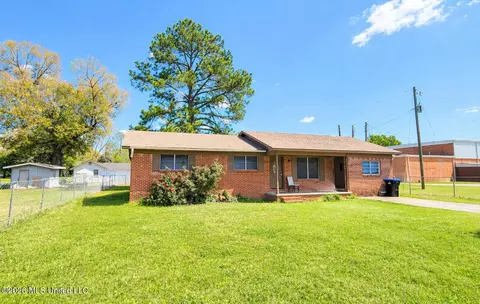 54 Sinclair St, Lucedale, MS 39452