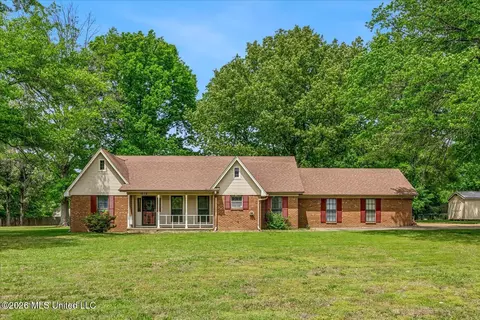 1570 Yorkhaven Dr, Horn Lake, MS 38637