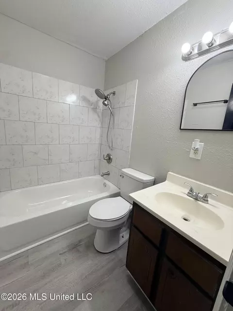 Bath - 6236 Frederick St, Moss Point, MS 39563 photo 1 of 1