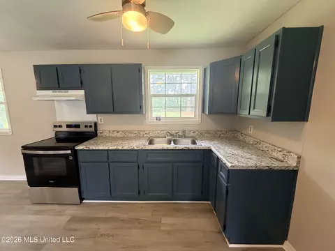Kitchen - 6236 Frederick St, Moss Point, MS 39563 photo 1 of 1